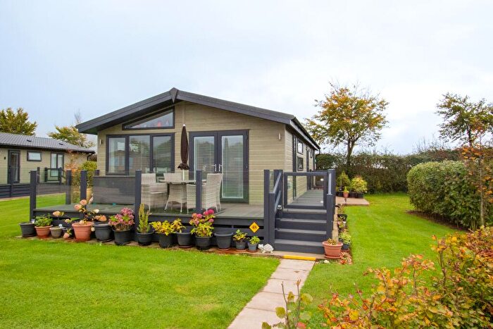 2 Bedroom Park Home For Sale In Pine Grove, Oakdown Holiday Park, Weston, EX10