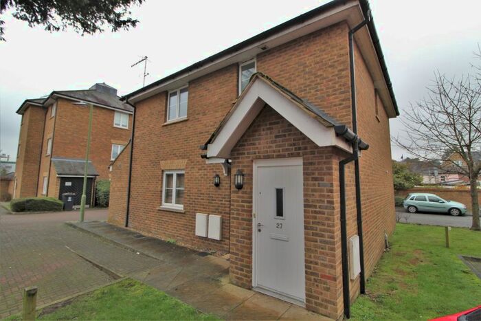 2 Bedroom Maisonette To Rent In Fourdrinier Way, Hemel Hempstead, Hertfordshire HP3
