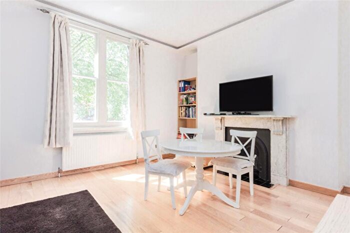3 Bedroom Flat To Rent In Fitzjohns Avenue, Hampstead, NW3