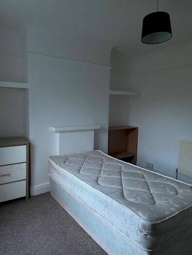 Block Of Flats To Rent In Penygraig Road, Swansea, SA1