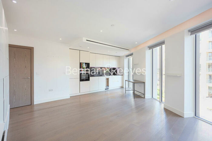 2 Bedroom Apartment To Rent In Vaughan Way, Wapping, E1W