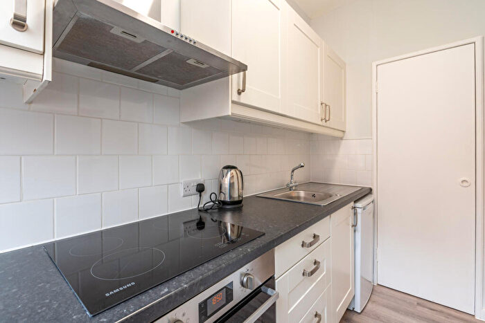 1 Bedroom Flat For Sale In Clerkenwell Road, London, EC1R