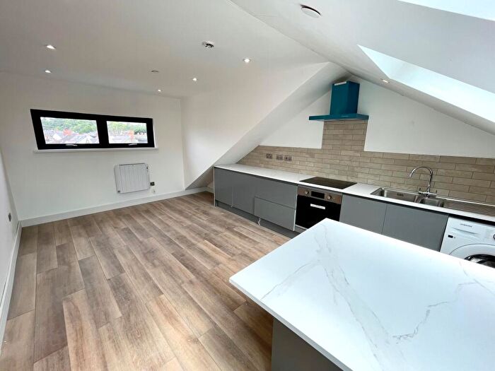 2 Bedroom Flat To Rent In Cowbridge Road East, Cardiff, CF5