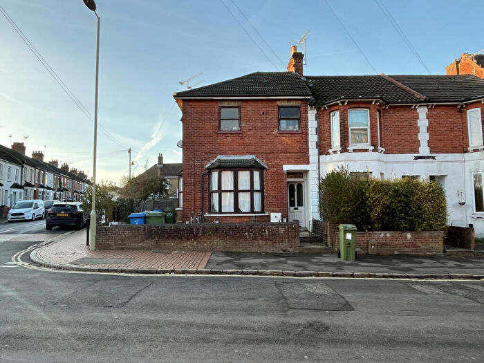 4 Bedroom Semi Detached House For Sale In , A, B & C The Grove, Aldershot, Hampshire, GU11