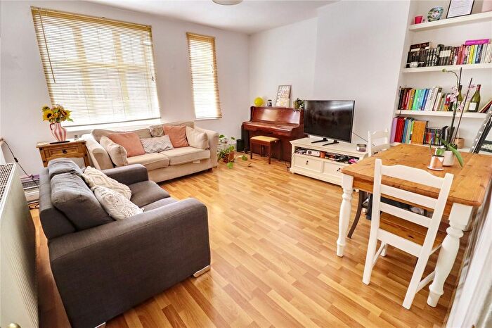 1 Bedroom Flat To Rent In Chapel Market, Islington, N1