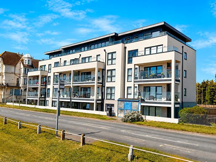 2 Bedroom Flat For Sale In Queens Road, Littlestone, New Romney, TN28