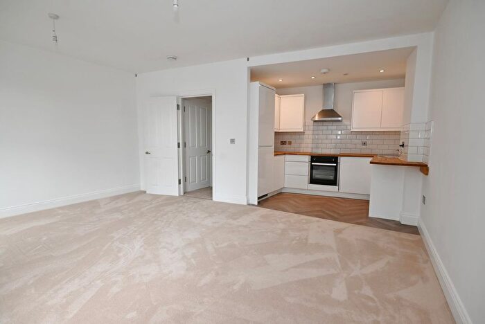 1 Bedroom Flat To Rent In Broad Street, Teddington, TW11