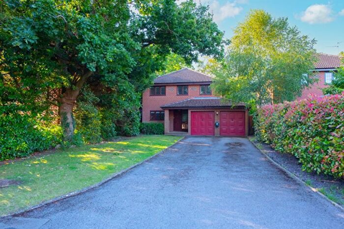 4 Bedroom Detached House To Rent In Dell Grove, Frimley, Camberley, GU16