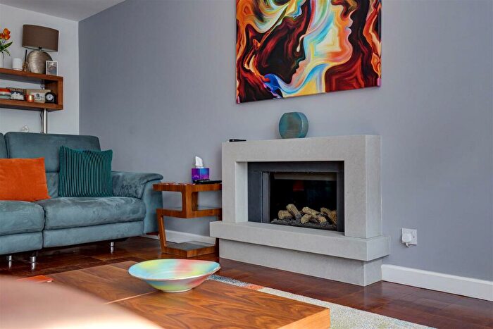 4 Bedroom Detached House For Sale In Clarkes Lane, Beeston, Nottinghamshire, NG9