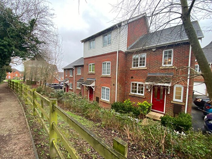 3 Bedroom Semi Detached House To Rent In Swaffer Way, Singleton, Ashford, TN23