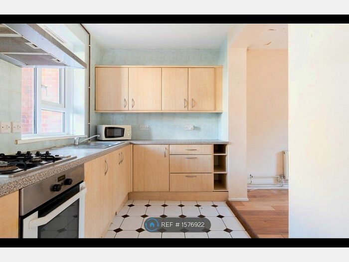 3 Bedroom Terraced House To Rent In Melbourne Grove, London, SE22
