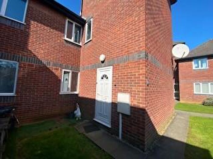 2 Bedroom Flat To Rent In Oxford Street, Rugby, CV21