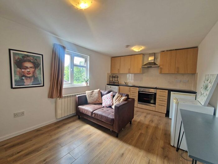 2 Bedroom Flat To Rent In Conway Road, Whitton, TW4