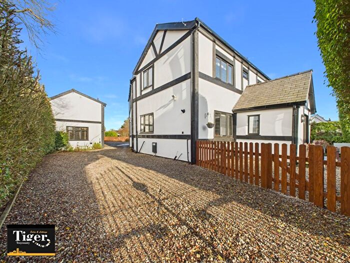 4 Bedroom Detached House For Sale In Kitty Lane, Blackpool, FY4