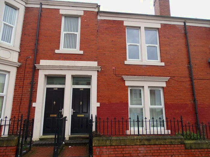 3 Bedroom Flat To Rent In Wingrove Avenue, Newcastle Upon Tyne, NE4