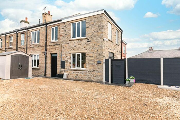 3 Bedroom End Of Terrace House For Sale In Higson Row, Clayton West, HD8