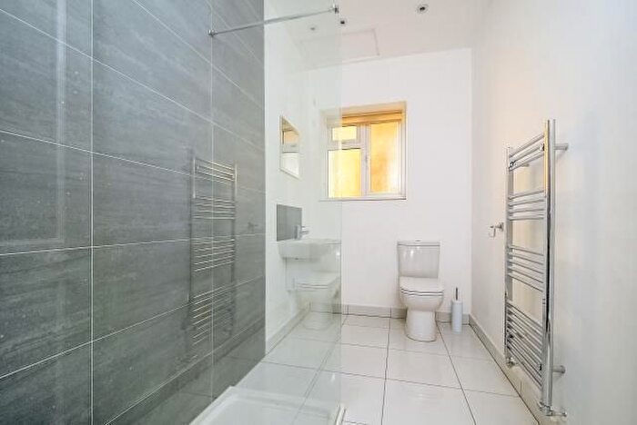 1 Bedroom Flat To Rent In Richmond, Surrey, TW10