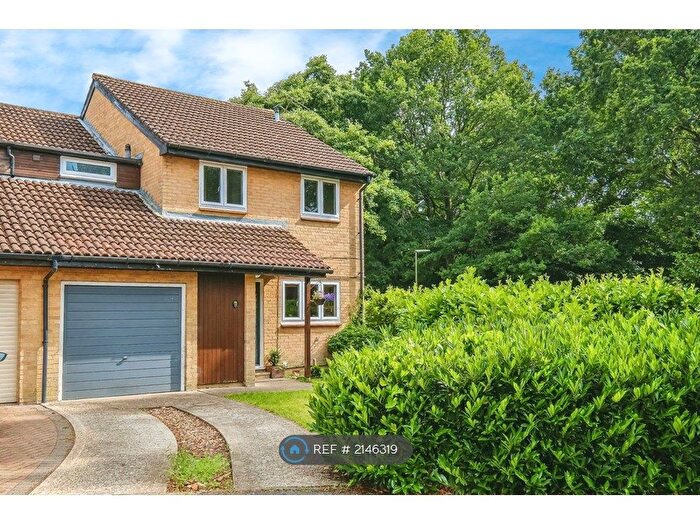 4 Bedroom Semi-Detached House To Rent In Watermead, Woking, GU21