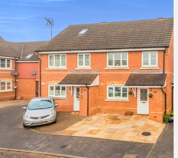 3 Bedroom Property To Rent In Daisy Drive, Hatfield, AL10