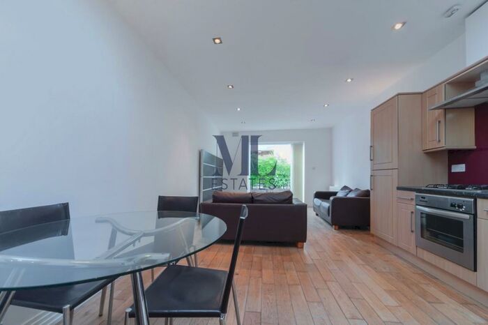 Studio To Rent In Cricklewood Lane, Cricklewood, NW2