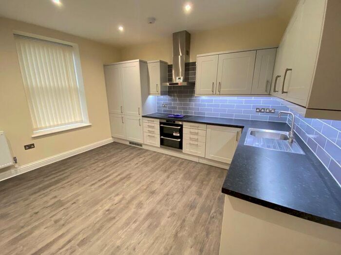 2 Bedroom Flat To Rent In Caterham On The Hill - &pound;pcm, CR3