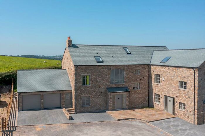 5 Bedroom Link Detached House For Sale In Hill Farm, Littledale Road, Brookhouse, Lancaster, Lancashire, LA2