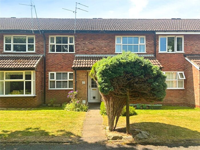 2 Bedroom Maisonette For Sale In Sutherland Grove, Perton, Wolverhampton, Staffordshire, WV6
