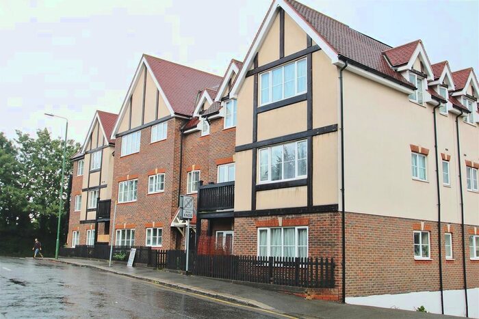 1 Bedroom Flat To Rent In Woodward House, Carshalton Road, Sutton, SM1