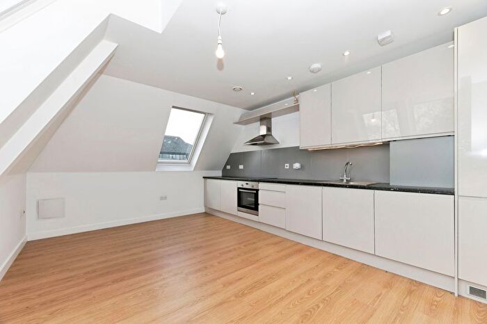 2 Bedroom Flat For Sale In Challenge Court, Leatherhead, Surrey, KT22