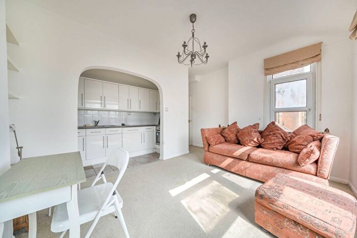 1 Bedroom Flat To Rent In Church Road, Crystal Palace, London, SE19