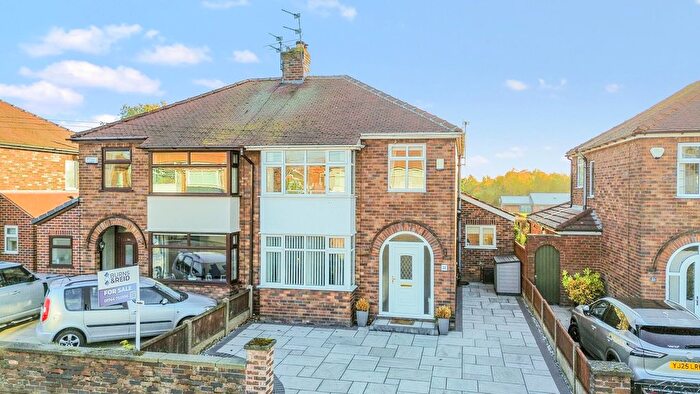 3 Bedroom Property For Sale In Hamilton Road, Windle, WA10