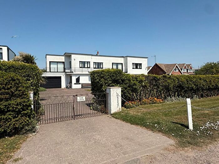 4 Bedroom Detached House For Sale In The Leas, Frinton-on-sea, CO13
