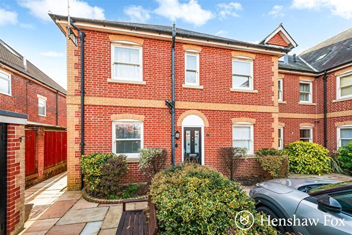 2 Bedroom Flat For Sale In Quoyne Court, Romsey Town Centre, Hampshire, SO51