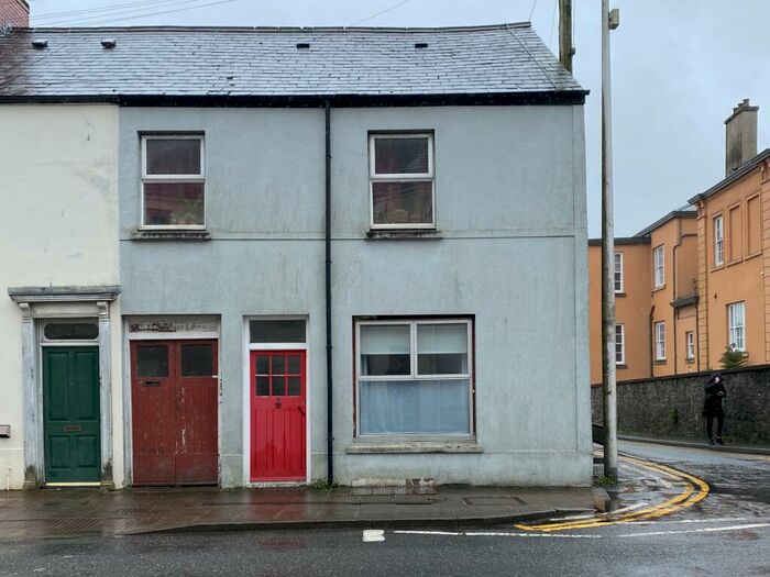 2 Bedroom Flat To Rent In Priory St, Carmarthen, SA31