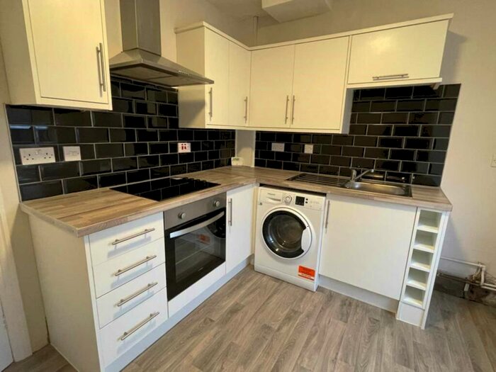 3 Bedroom Flat To Rent In St Marys Road, Garston, L19