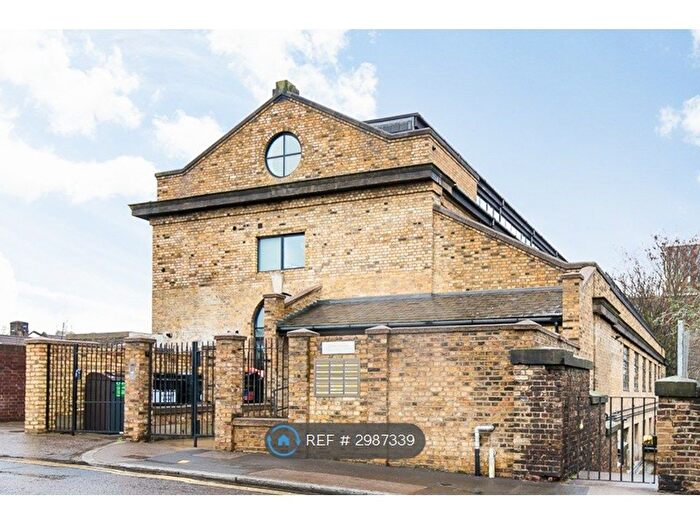 1 Bedroom Flat To Rent In Richmond Road, London, E8