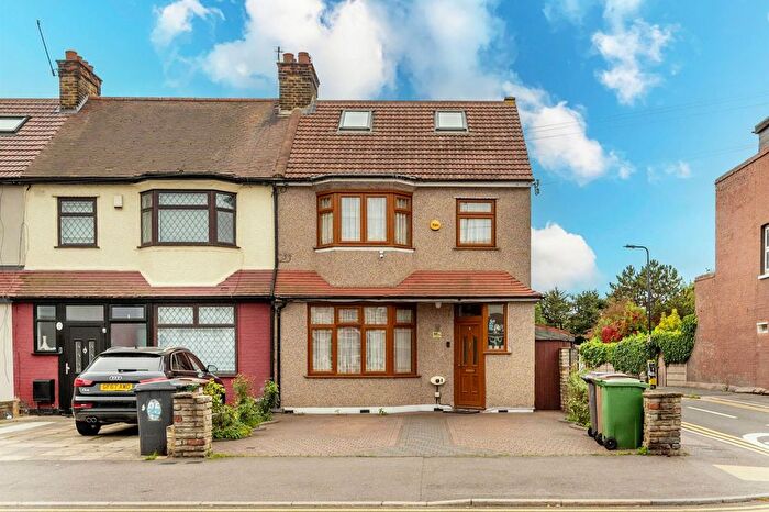 5 Bedroom Terraced House For Sale In Hall Lane, Chingford, London, E4