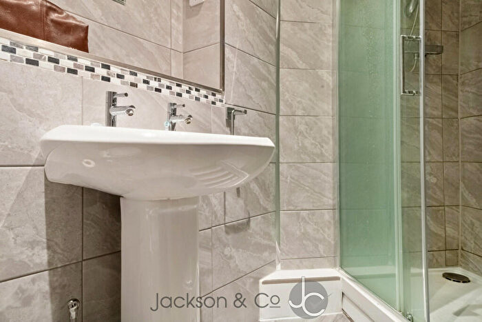 2 Bedroom Apartment To Rent In Albany Gardens, Colchester, CO2