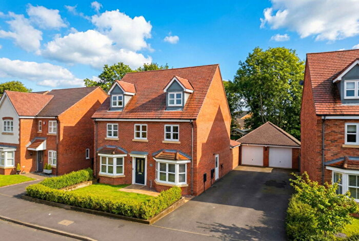 5 Bedroom Detached House For Sale In Burnham Road, Wythall, B47