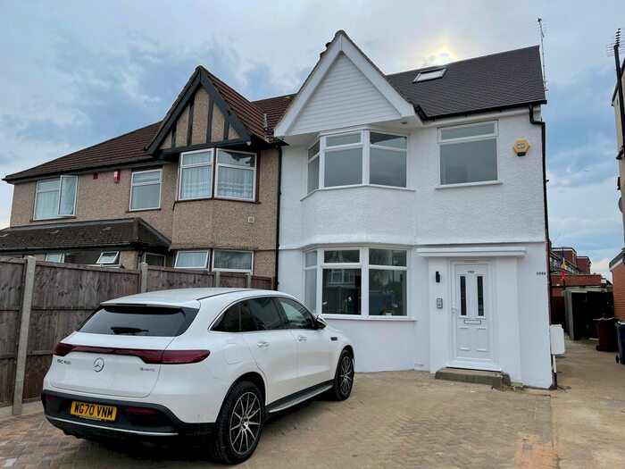 2 Bedroom Flat To Rent In Camrose Avenue, Edgware, HA8