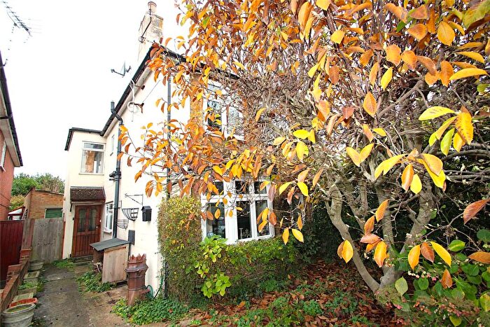 3 Bedroom Semi-Detached House For Sale In Cottimore Lane, Walton-On-Thames, Surrey, KT12