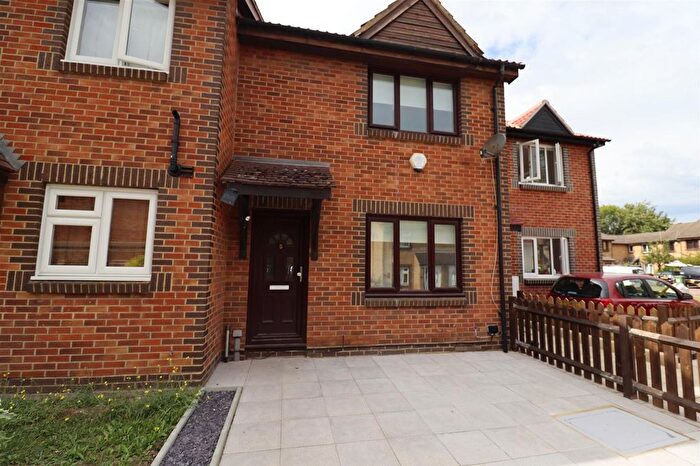 3 Bedroom Terraced House To Rent In Tarragon Close, London, SE14