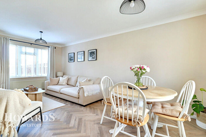 3 Bedroom Terraced House For Sale In Rozlyne Close, Lowestoft, NR33