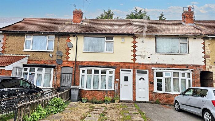 3 Bedroom Town House For Sale In Brackley Close, Leicester, LE4