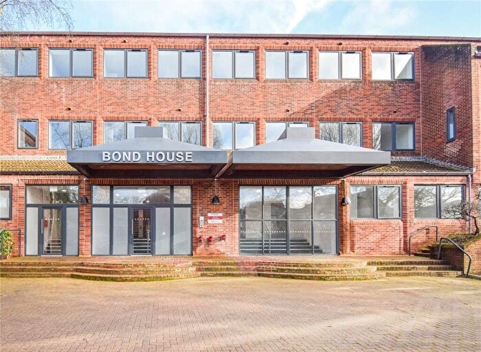 1 Bedroom Apartment To Rent In Strawberry Hill, Newbury, Berkshire, RG14