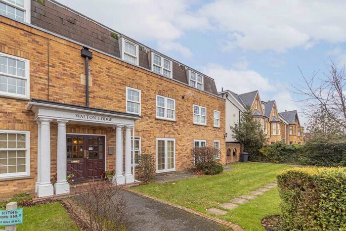 2 Bedroom Flat To Rent In St. James's Road, Hampton Hill, Hampton TW12