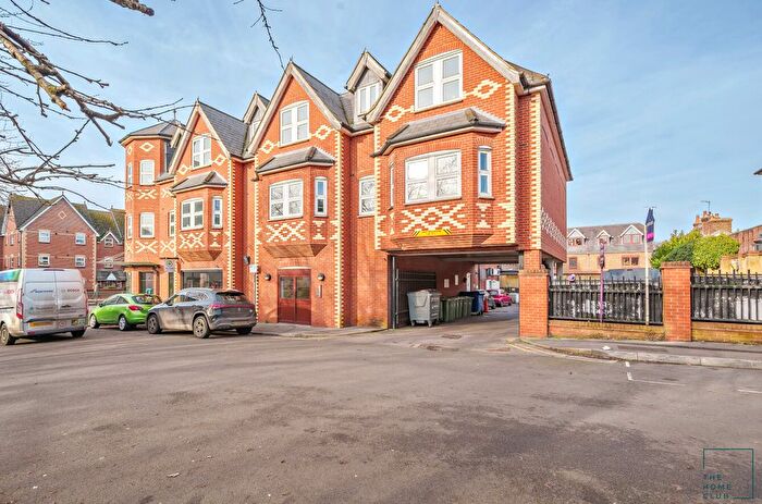 2 Bedroom Flat To Rent In Church Road, Guildford, GU1