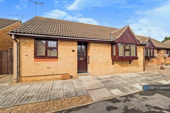 2 Bedroom Bungalow To Rent In Cumberland Close, Ilford, IG6