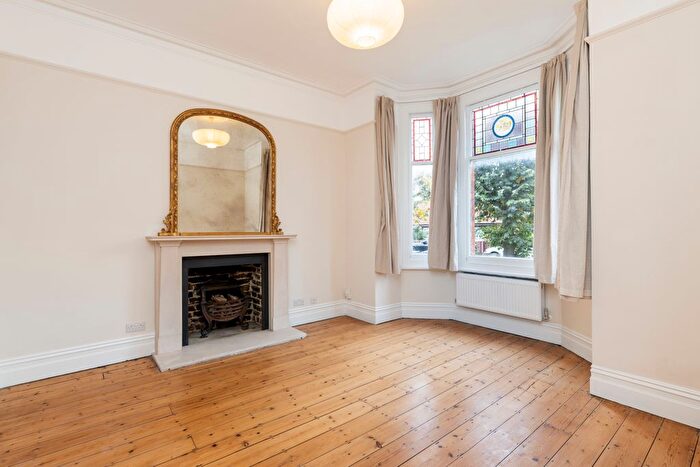 2 Bedroom Flat To Rent In Lancaster Road, Wimbledon, SW19