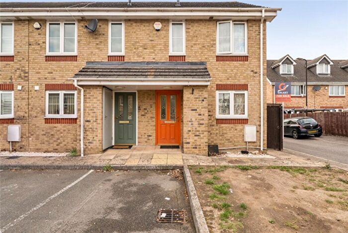 2 Bedroom End Of Terrace House For Sale In Telford Drive, Slough, SL1